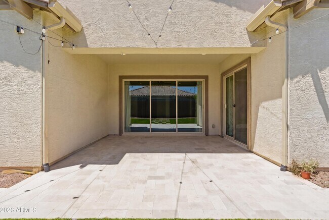 Building Photo - 1083 E Holland Park Dr