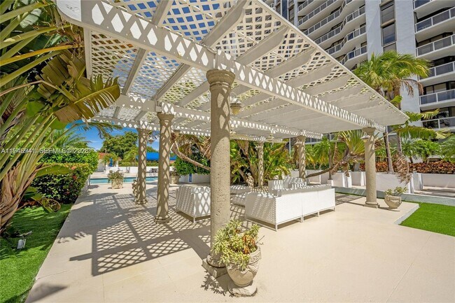 Building Photo - 21205 NE 37th Ave