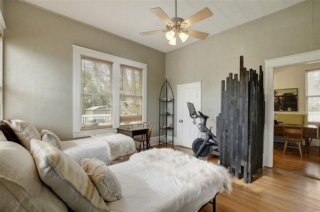 Building Photo - 221 N Johnson Ave