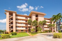 Building Photo - ** FAIRWAY GARDENS AT LELY ** 2 BED / 2 BA...