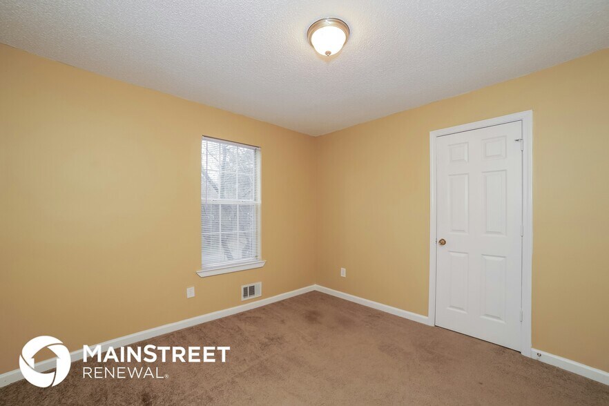 Building Photo - 111 Brandon Woods Cir