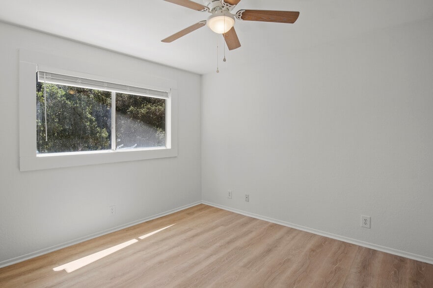 Building Photo - 39216 San Francisquito Canyon Rd