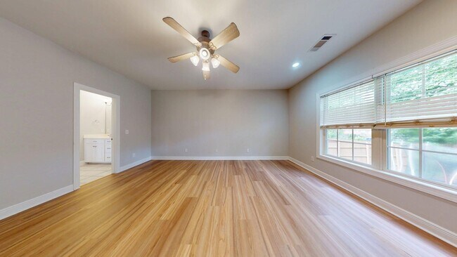 Building Photo - One Level 4 Bedroom Brick Home on N. Colle...