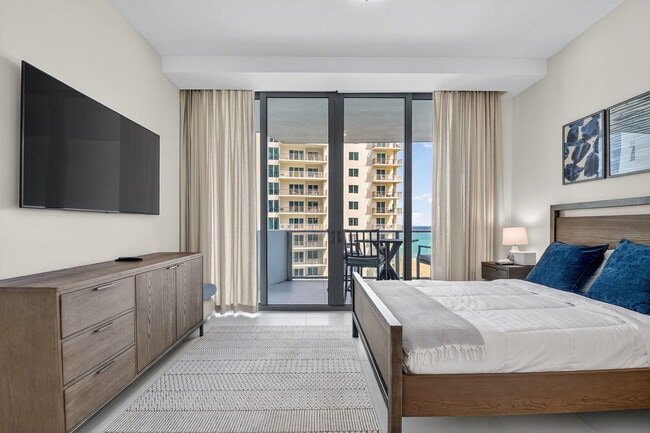 Building Photo - 3100 N Ocean Dr