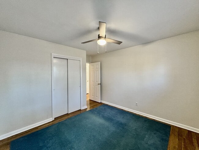 Building Photo - Available NOW! Lakefront 4 Bedroom/2 Bath Home, Pet-Friendly, Fenced Yard, Great School Zones!