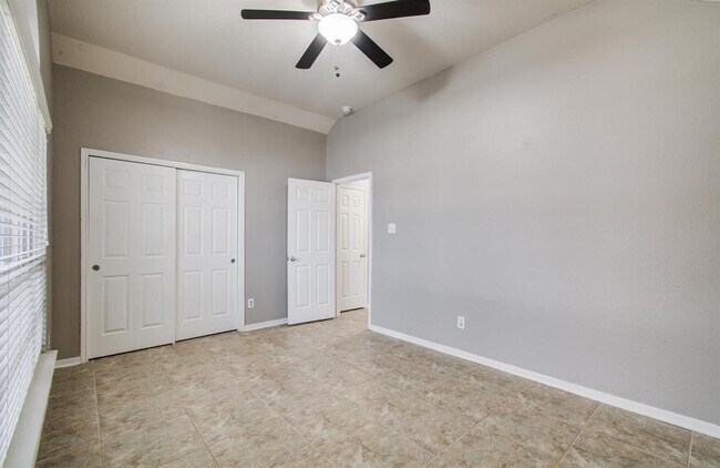 Building Photo - 4823 Upland Dale Ct