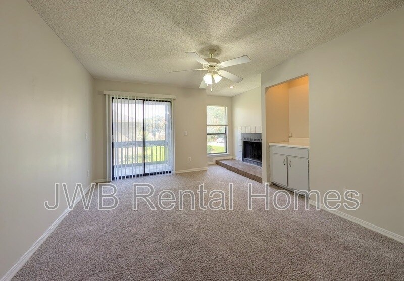 Building Photo - 10200 Belle Rive Blvd