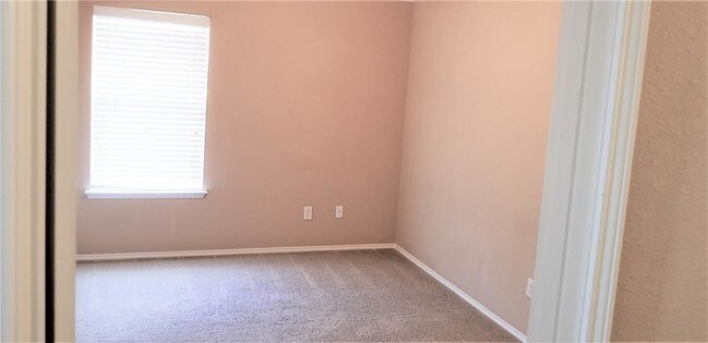 Building Photo - 15537 Gatehouse Dr