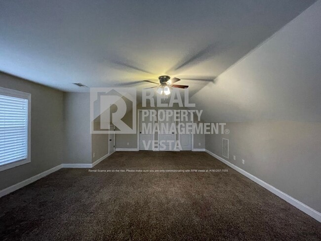 Building Photo - 904 Rainbow Springs Rd