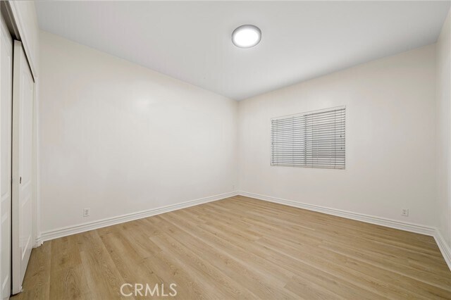 Building Photo - 527 S 5th Ave