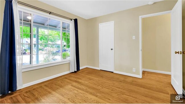 Building Photo - 518 Yuba St