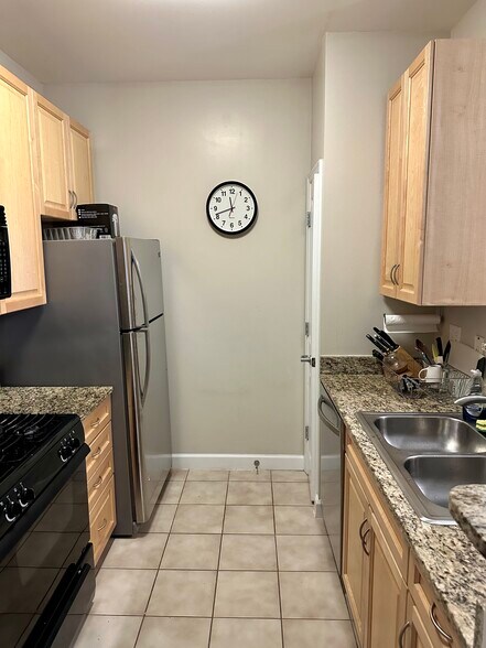 Building Photo - 1111 25th St NW