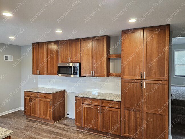 Building Photo - 13016 W 76th Terrace