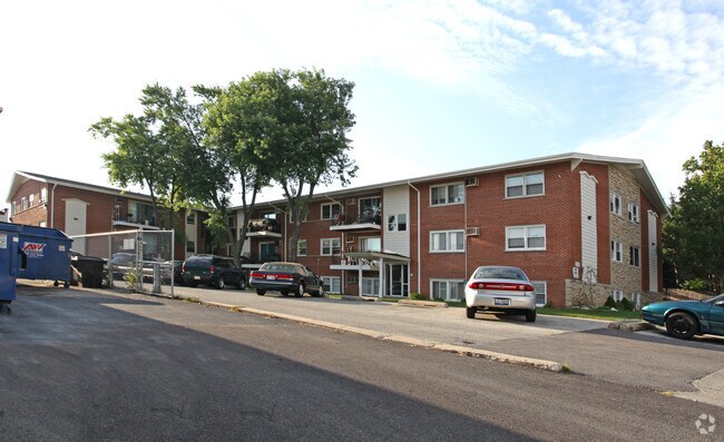 Primary Photo - 285 N Richmond Ave