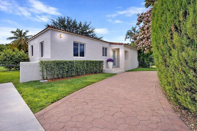 Building Photo - 3780 SW 1st St