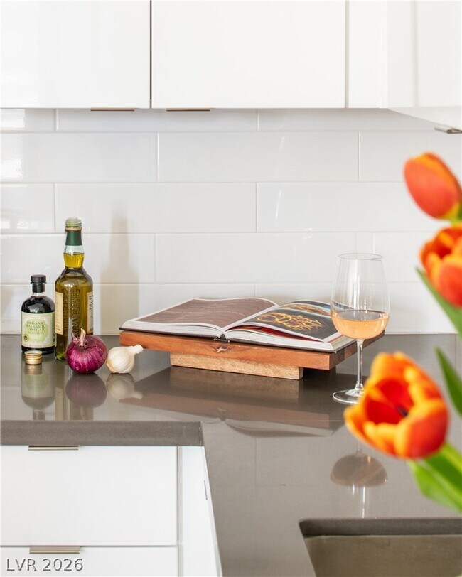 Building Photo - 11055 S Las Vegas Blvd