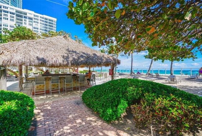 Building Photo - 3001 S Ocean Dr
