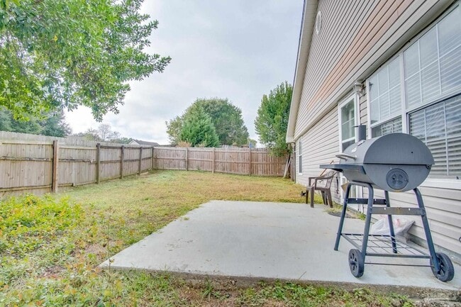 Building Photo - 2005 Tujaques Pl