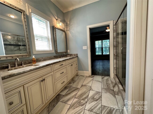 Building Photo - 8643 Amandine Way