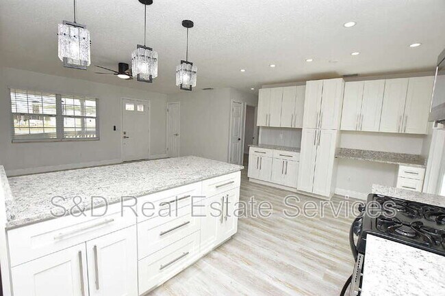 Building Photo - 4208 Ridge Rd