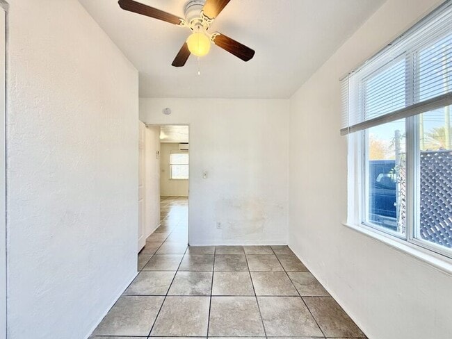 Building Photo - 551 N Ridgewood Ave