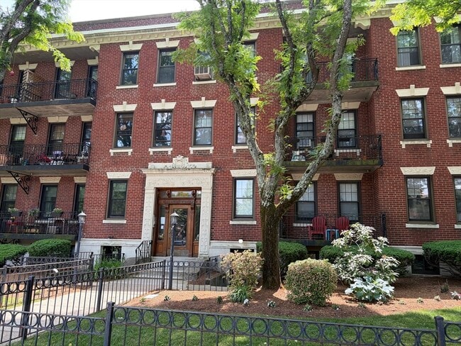 Building Photo - 1758 Commonwealth Ave