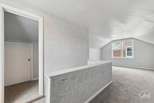 Building Photo - $1300 3 bedroom bungalow