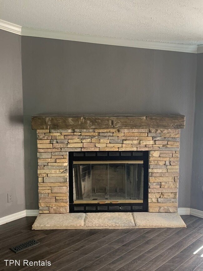Building Photo - 3 br, 2 bath House - 1304 Hollow Oaks Ln