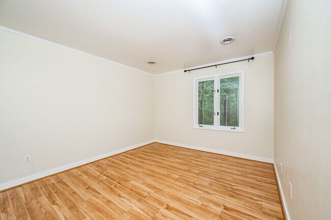Building Photo - Exceptional Contemporary Features Privacy and a Scenic Back Yard.