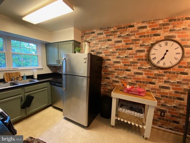 Building Photo - 2784 Bordeaux Pl