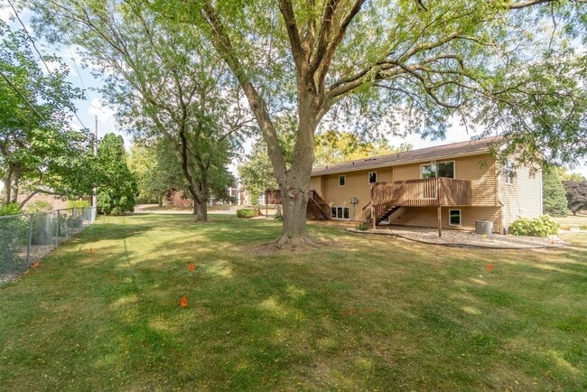 Building Photo - 418 Colby Rd