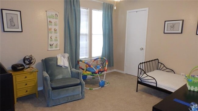 Building Photo - 8500 Lyndon Ln