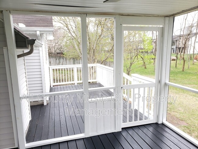 Building Photo - 1945 Stoney Meadow Dr