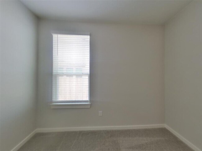 Building Photo - 525 Raglands Rd