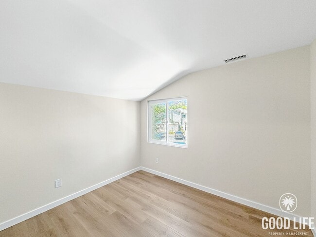 Building Photo - Modern 3BD/1.5BA Townhome in Tierrasanta with Kitchen Island, Private Yard, Pool & Tennis Court