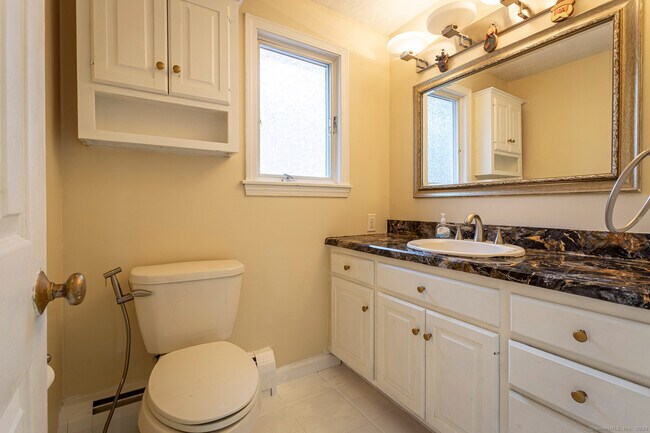 Building Photo - 288 Candlewyck Dr