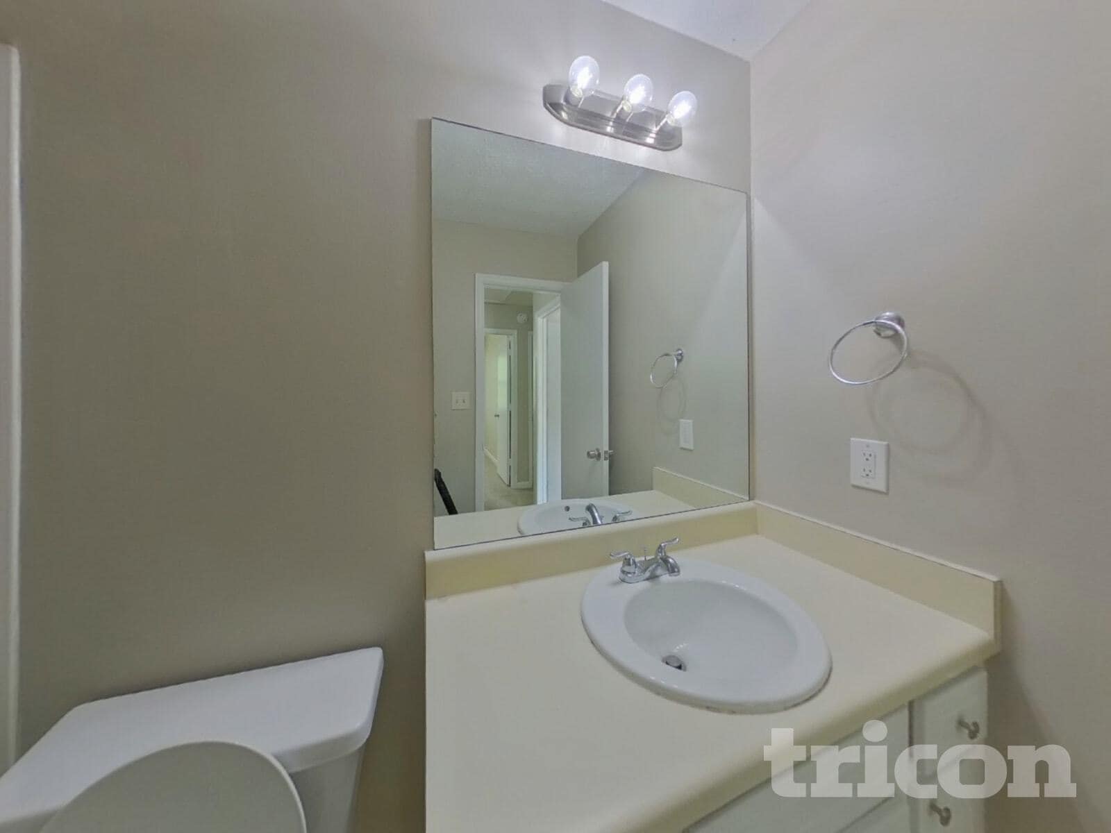 Building Photo - 208 Glenloch Ct