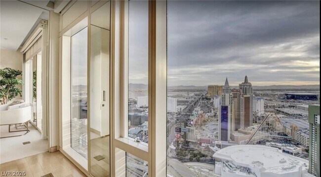 Building Photo - 3750 S Las Vegas Blvd
