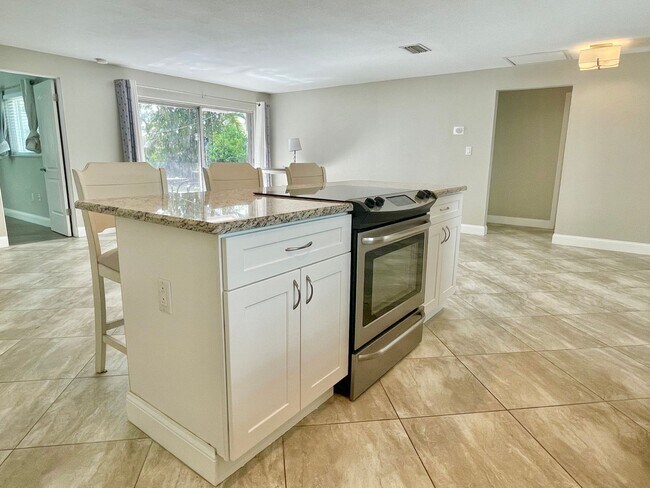 Building Photo - Newly Remodeled 3 Bedroom 2 Bathroom House...