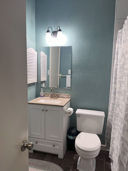 Building Photo - 3430 Ridge Smoke