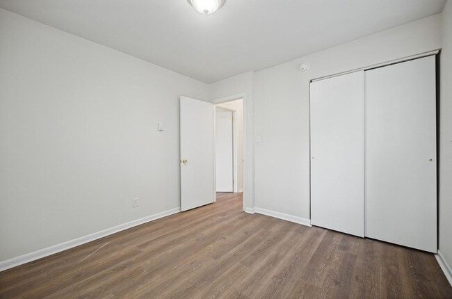 Building Photo - 1037 37th St