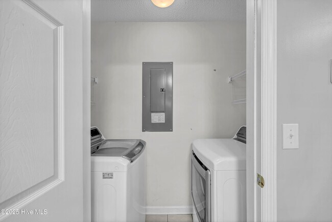 Building Photo - 5012 Hunters Trail