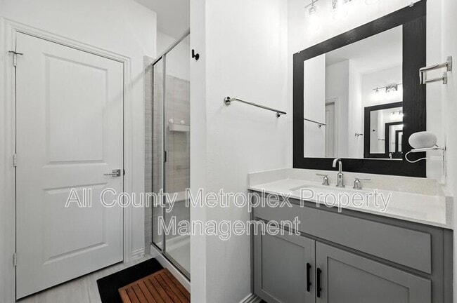 Building Photo - 7513 Laburnam Rd