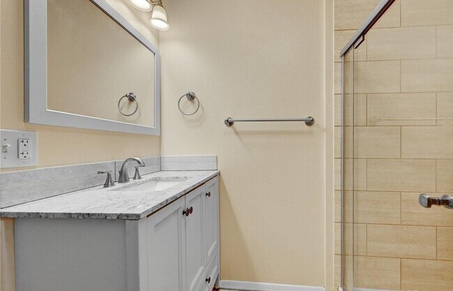 Building Photo - 87 Newland Ct