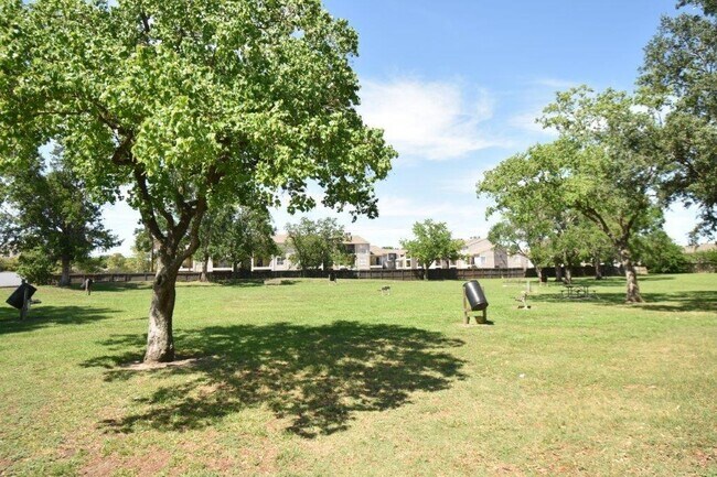 Building Photo - 6602 Harbor Town Dr