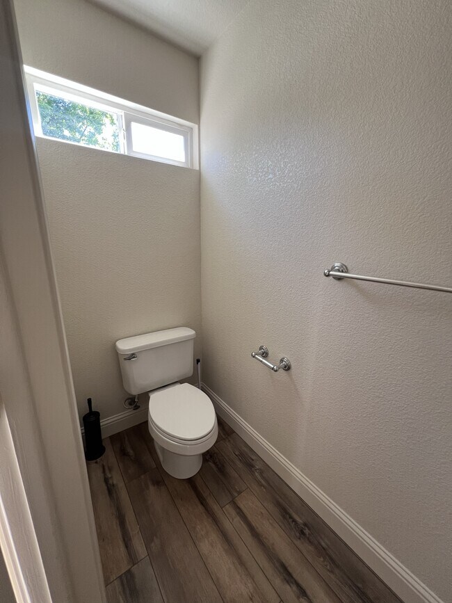 Building Photo - 1694 Shay Way
