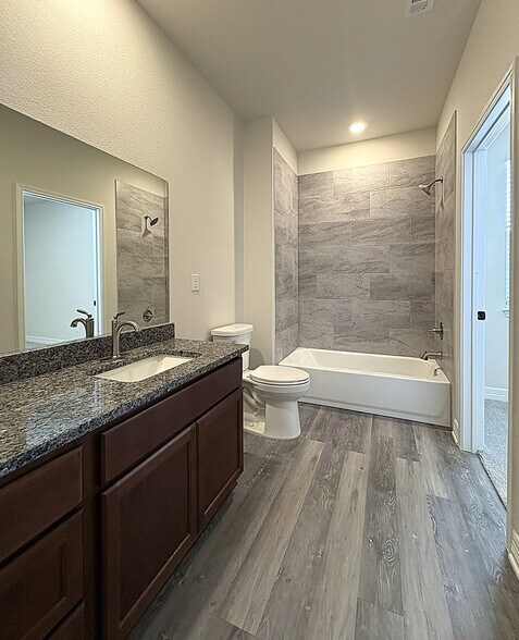 Building Photo - 1166 Lindsey Dr