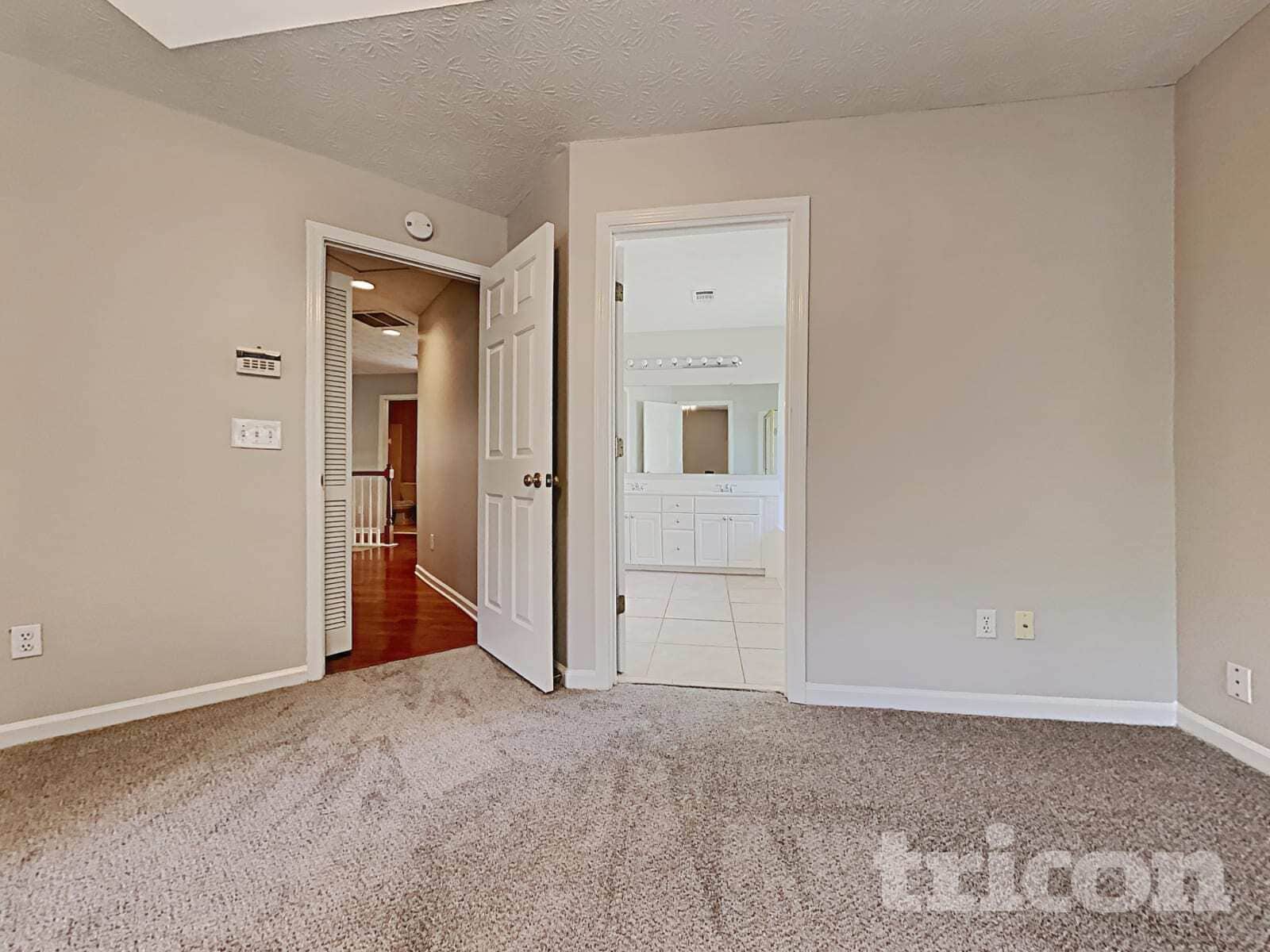 Building Photo - 2440 Lunetta Ln