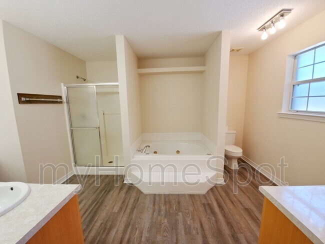 Building Photo - 4219 Spindlewick Dr