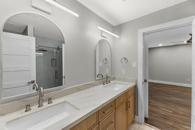 Building Photo - 8219 Wateka Cir